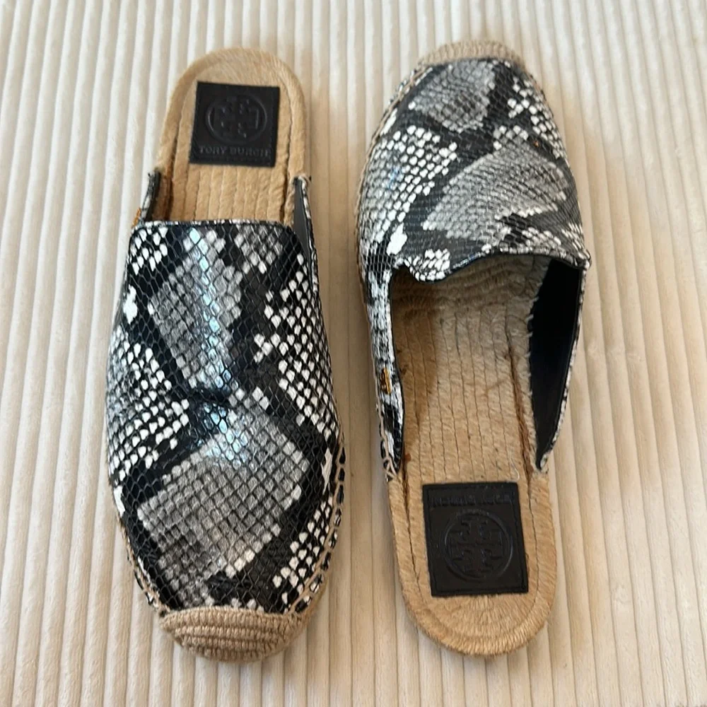 Tory Burch 💚 Snakeskin Espadrille Mules